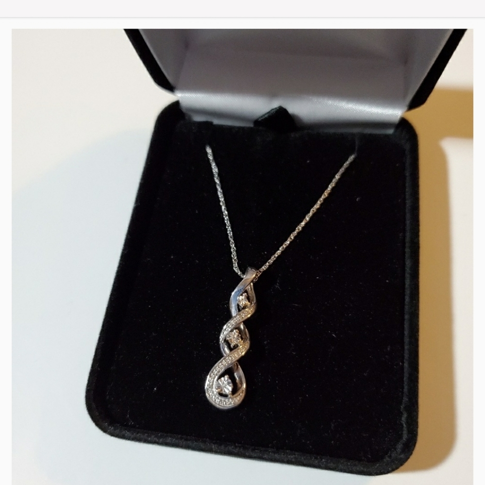 Kay Jewelers diamond/silver necklace